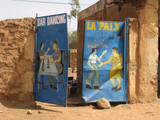 04 Rien A Voir Avec Iles De Paix